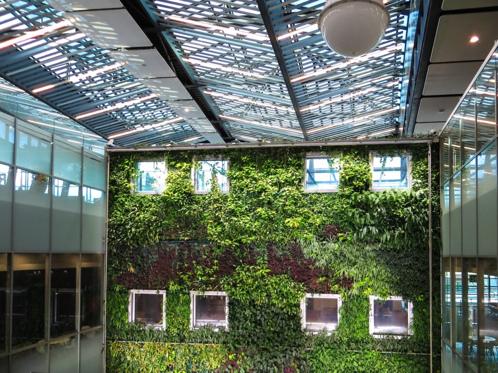 Vertical garden biophilic office