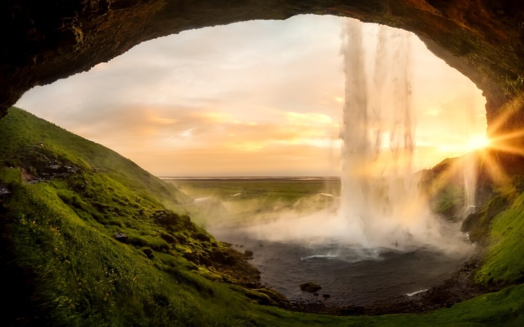 Aesthetically pleasing sound waterfall