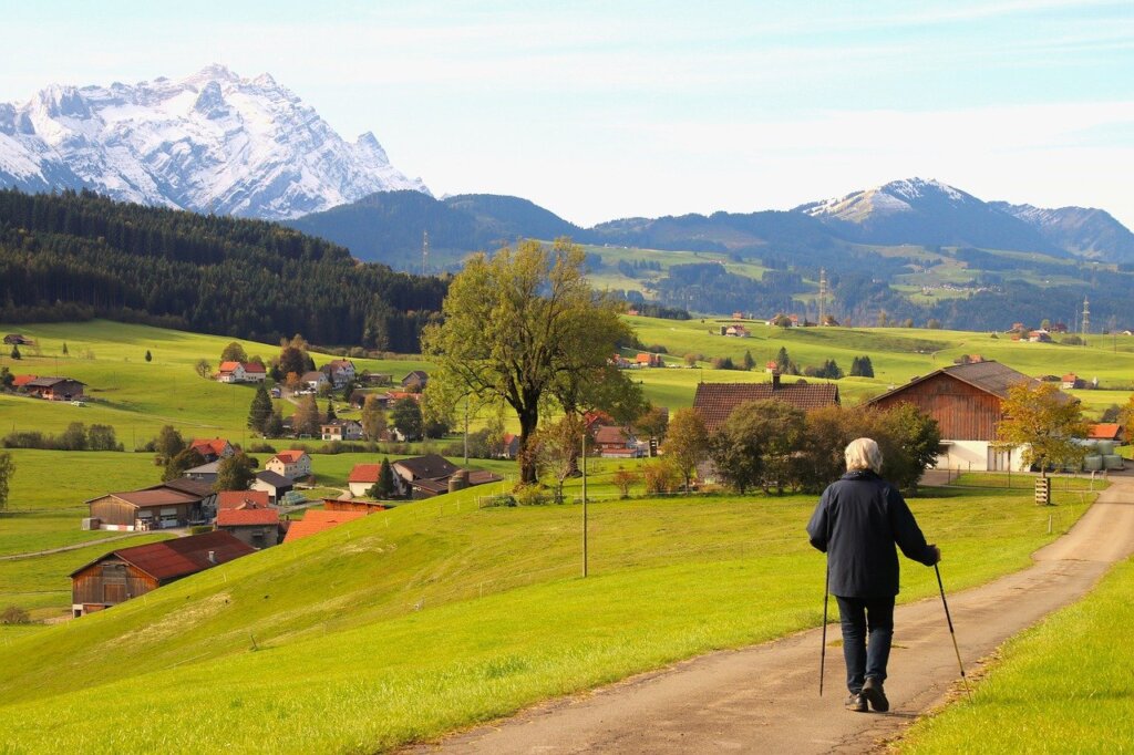 hiking senior hobby