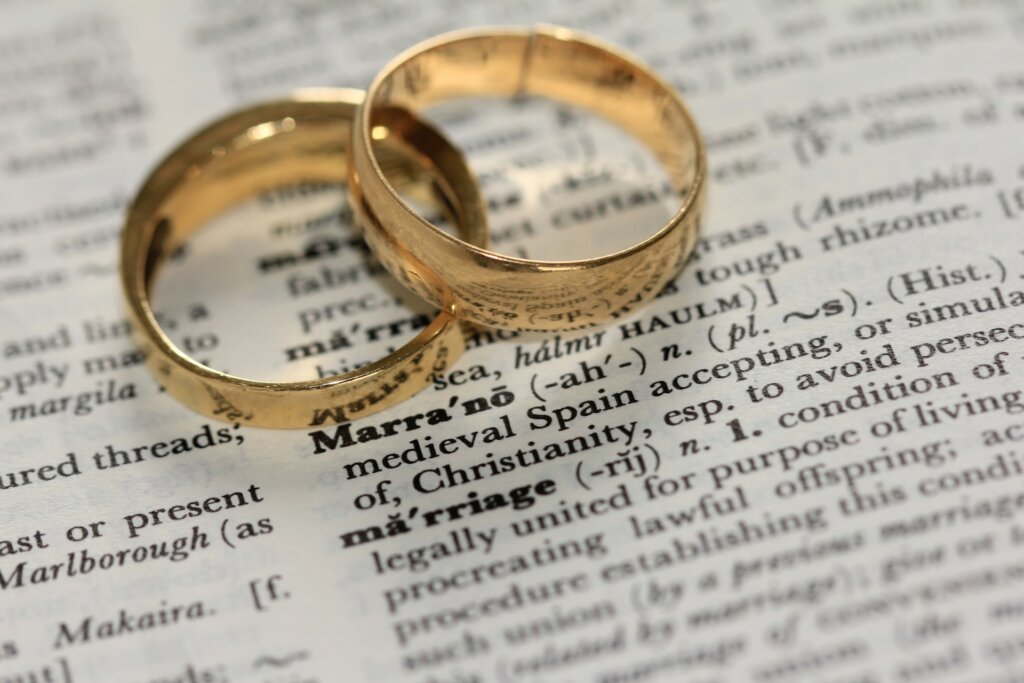 2 wedding rings marriage definition